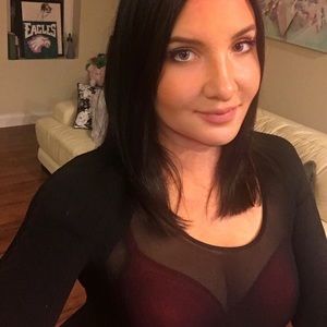 Meet your Posher, Adina